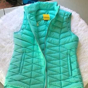 Brand new cute vest